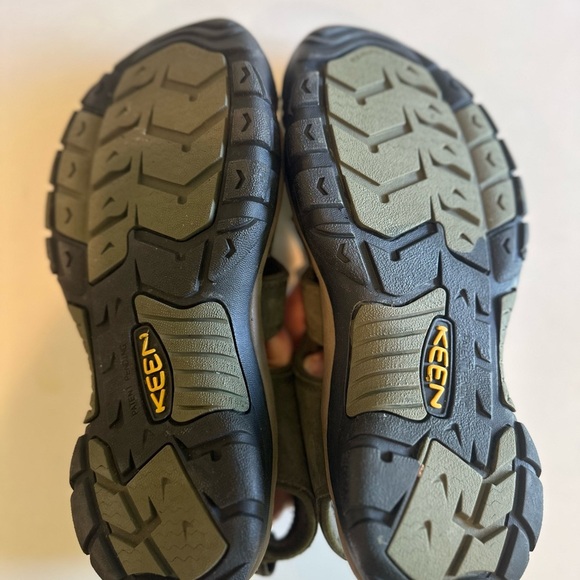 Keen Men’s Newport Leather Brown and Black Sport Sandals with Contoured Footbed - Picture 6 of 8